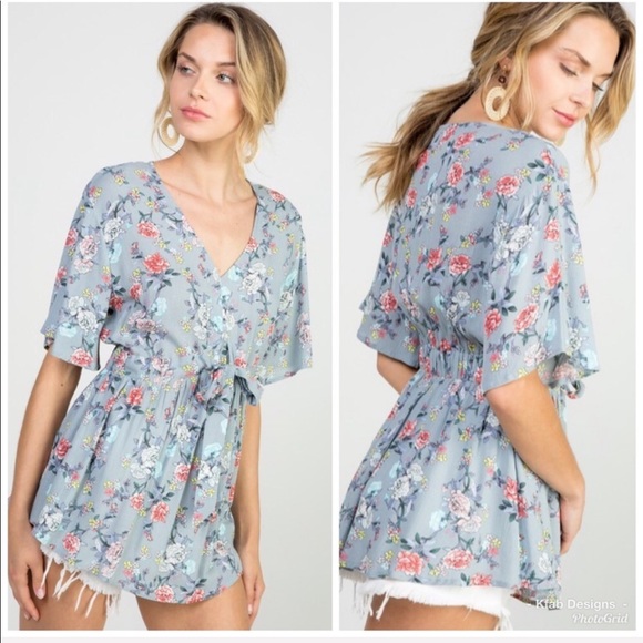 ❤️LAST 1! Floral V Neck Front Tie Top! - Picture 2 of 8